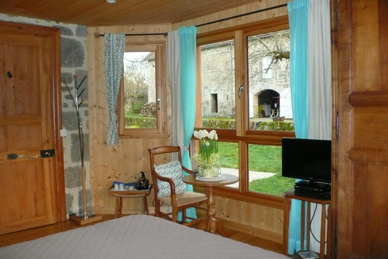Chez Geppetto Bed and Breakfast Saint-Georges-Nigremont Eksteriør billede